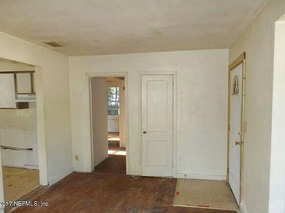 3rd image of 5411 Marcia Cir