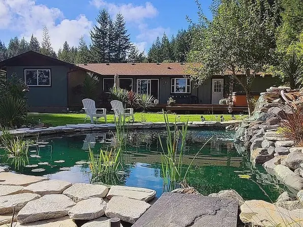 68593 Ridge Rd, North Bend, OR 97459