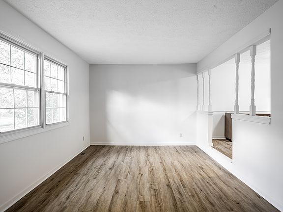 4th image of 9211 Selkirk Ct