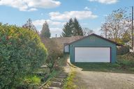 SE Scrutton Ln-S1811-002.jpg