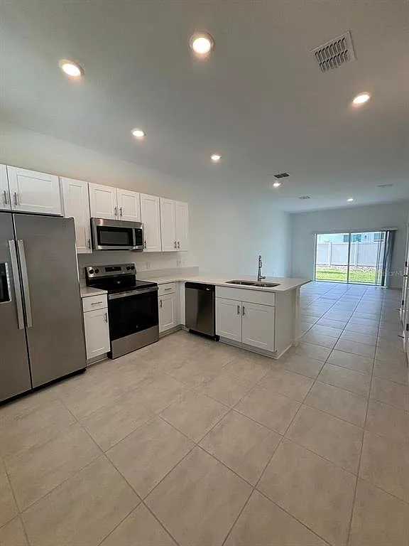 2 bed, 2.5 bath, 1219 sqft, $1,700 — Photo 4