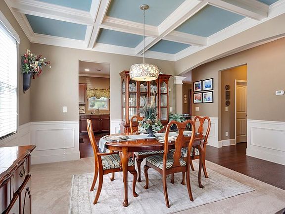 4th image of 800 Collingsworth Ln