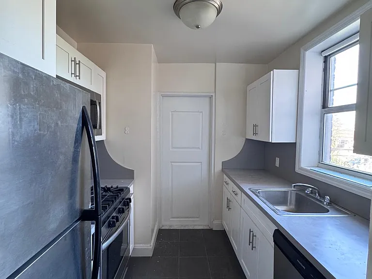 8635 21st Ave #7D — Photo 3