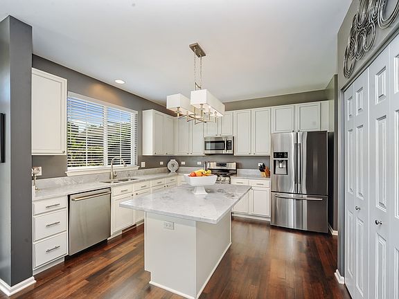 4th image of 831 Greenwood Dr