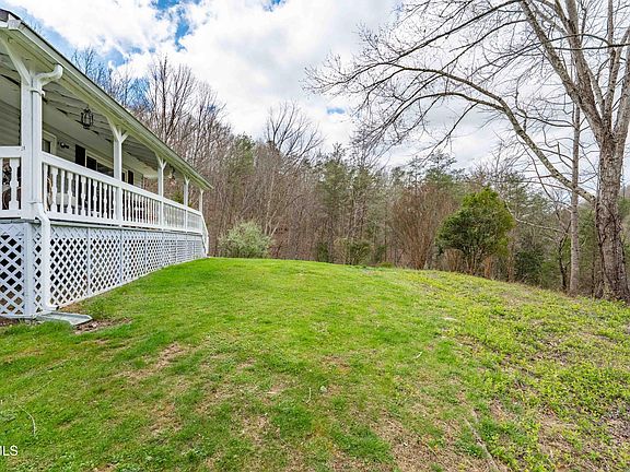 3rd image of 2479 Goshen Valley Rd