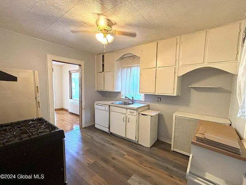 2nd image of 22 Woodside Avenue