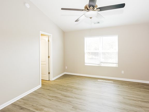 5th image of 104 Autumn Bluff Cir