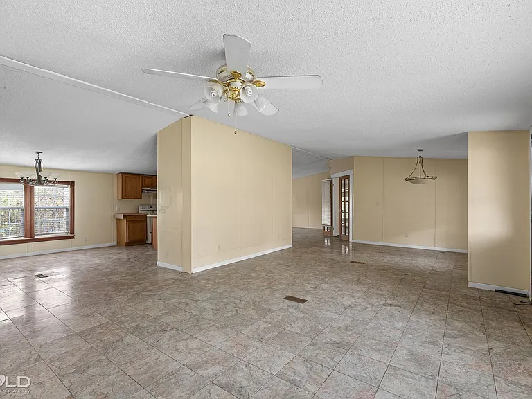 207 Moore St — Photo 15