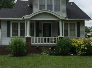 2405 Marion Ave, Mattoon, IL 61938