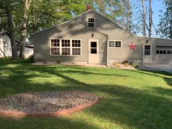 N1020 Shore Dr, Marinette, WI 54143