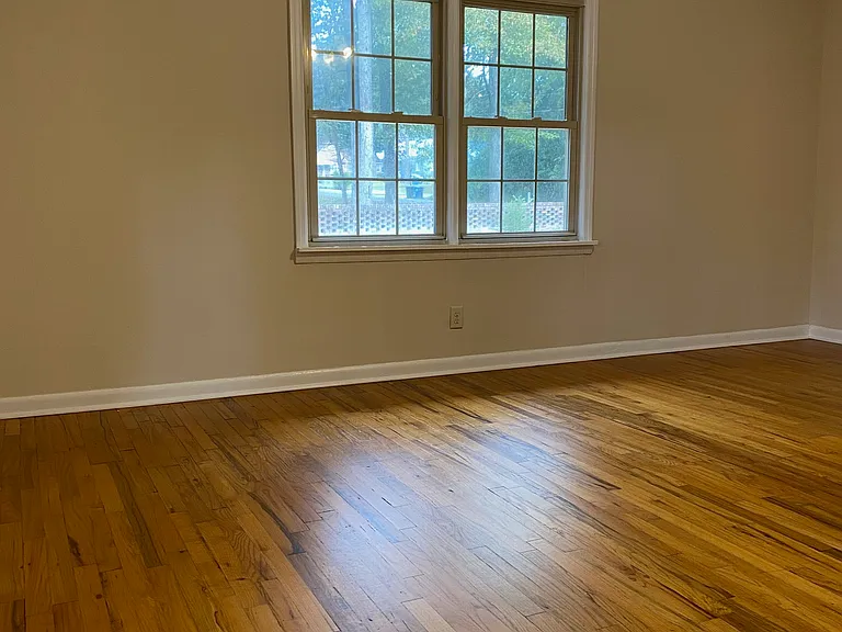 801 Mosley St — Photo 17