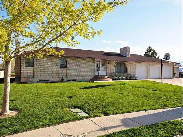 1st image of 2331 W Donnarae Cir