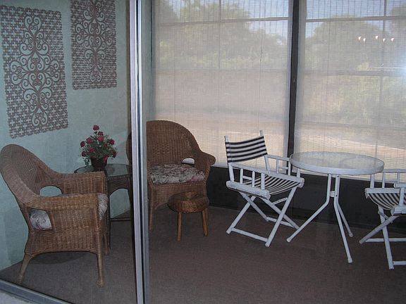 Pocket Door from Living room to Lanai