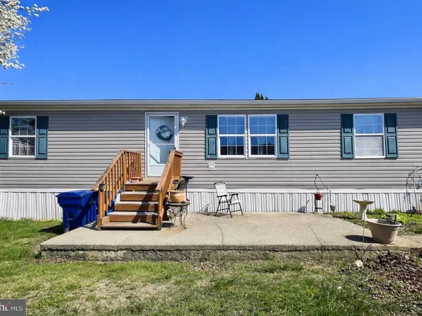 116 Erica Cir, Honey Brook, PA 19344