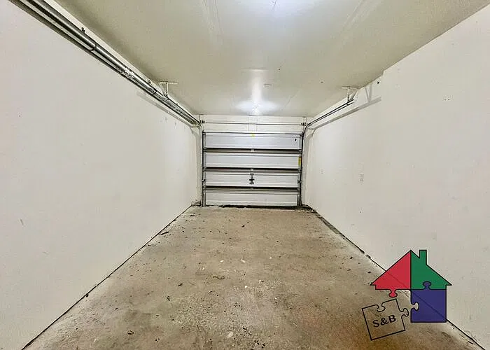 3 bed, 2.5 bath, $2,200 — Photo 3