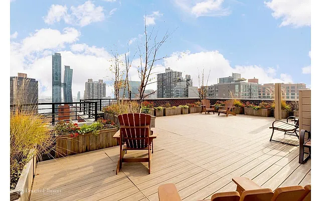 Sold by Green Line Realty | media 13