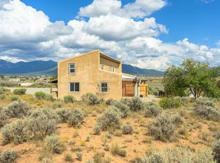 18 Avalos Rd, El Prado, NM 87529