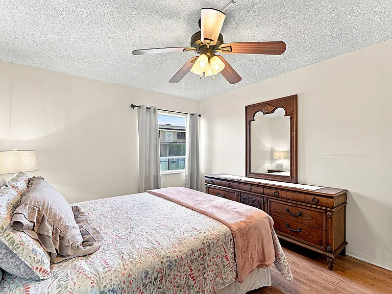246 Normandy Ln #F — Photo 12