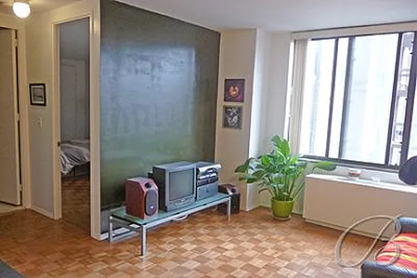 Rented by Bellmarc Realty | media 4