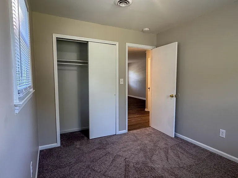 810 E Poythress St #A — Photo 9