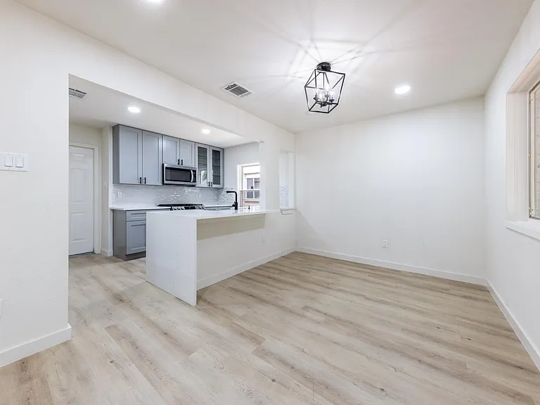 7601 W Gate Blvd — Photo 25