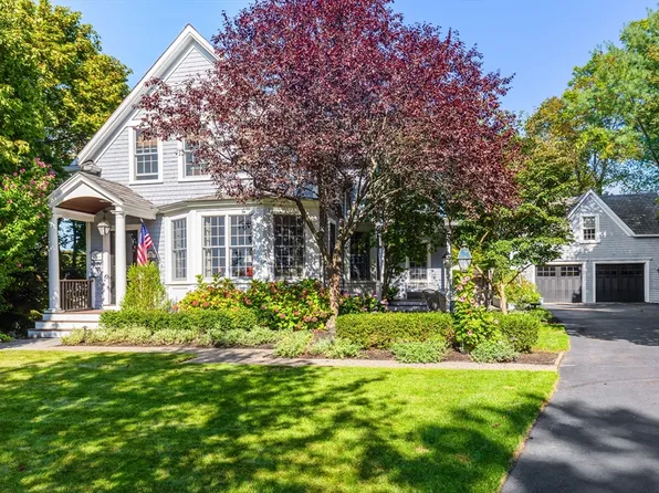 12 Lafayette Ave, Hingham, MA 02043