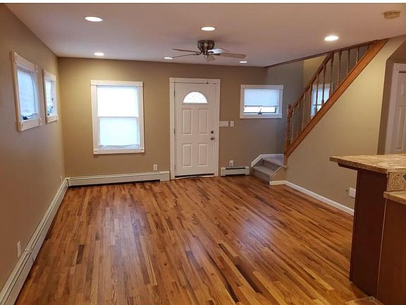 2nd image of 31 Edwin Ct