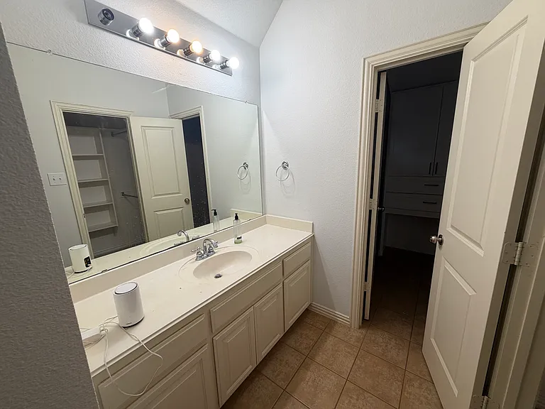 1128 Waterford Way — Photo 7