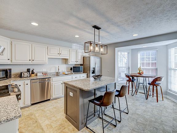 2nd image of 108 Cedar Forest Dr