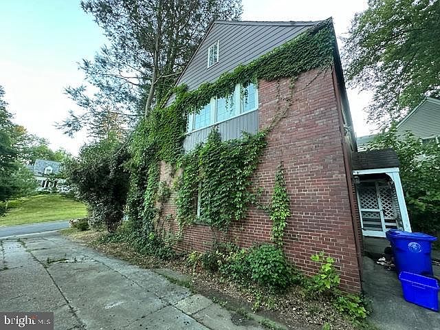 2nd image of 3517 Leland St