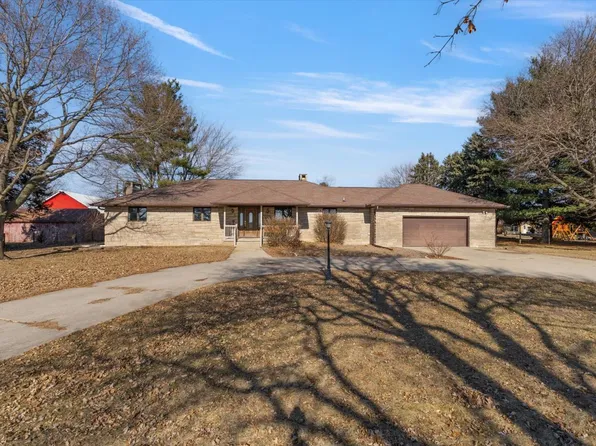 12292 Indian Trail Rd, Geneseo, IL 61254