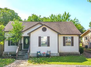 430 Paradise Dr, Canyon Lake, TX 78133