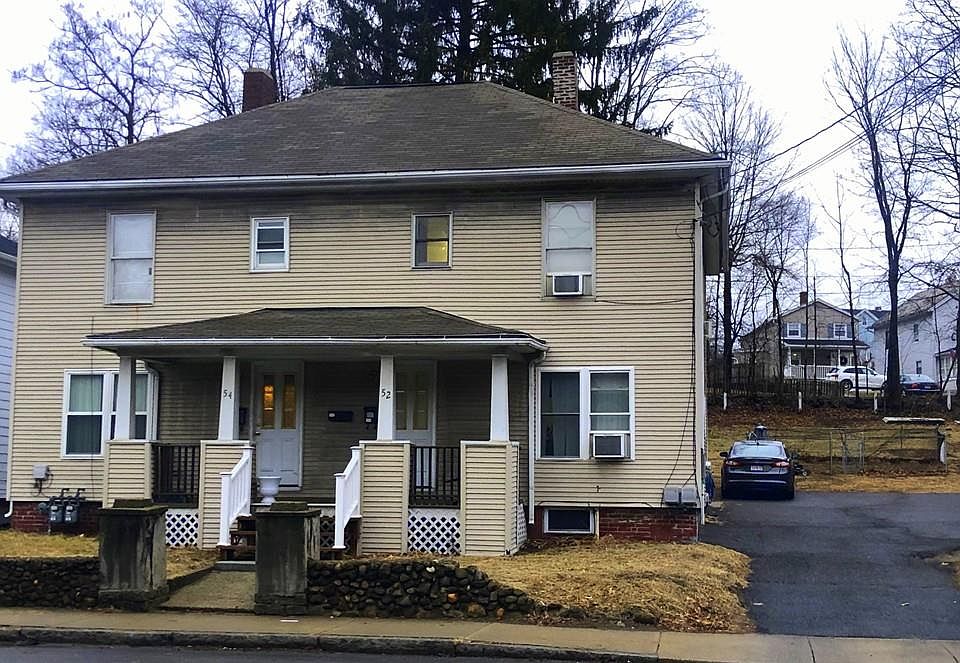 2nd image of 52 Grattan St