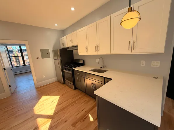 81 Bostwick Ave, Jersey City, NJ