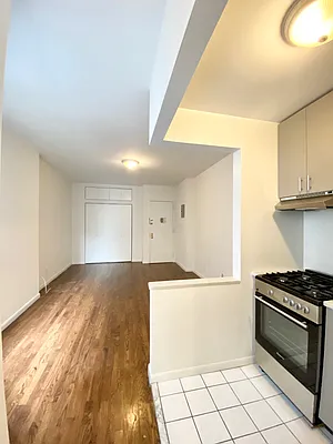 Rented by Bond New York | media 3