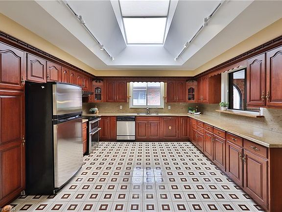 5th image of 58 N Park Dr