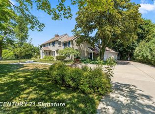 1316 Helen St, Midland, MI 48640