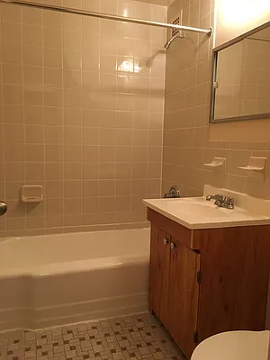 Rented by Kew Forest Realty Inc | media 17