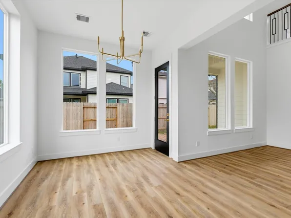 11625 N D St, La Porte, TX 77571