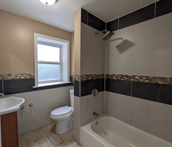 39 N Burnett St — Photo 6