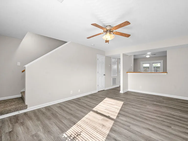 2 Bedroom Pet Friendly Townhome For Rent in Sango! — Photo 5