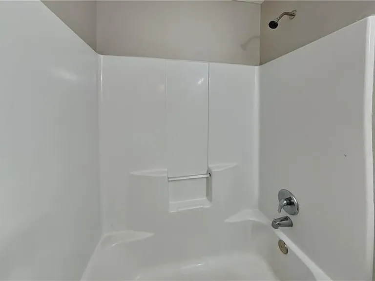 5333 Highpoint Rd — Photo 16