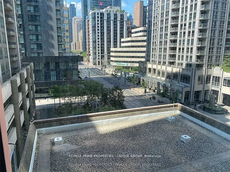 736 Bay St #512 — Photo 19
