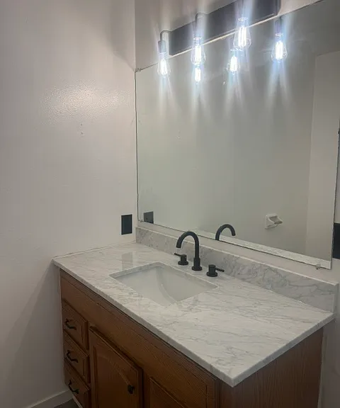1602 Beverly Ave — Photo 9
