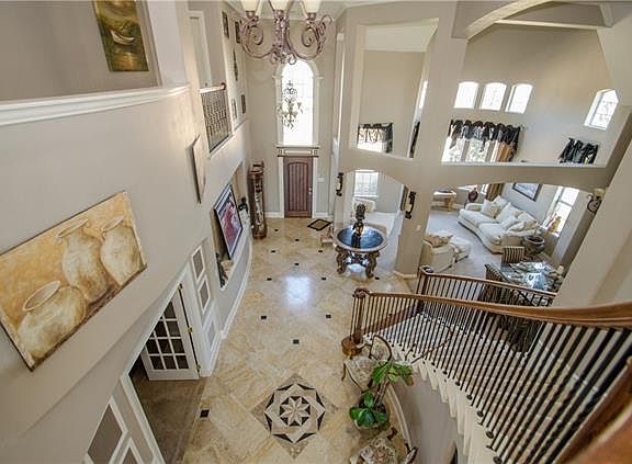 5th image of 1812 Willow Cove Dr