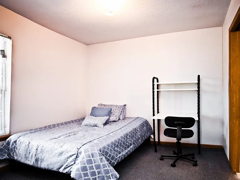 808 S Oak St #101 — Photo 7