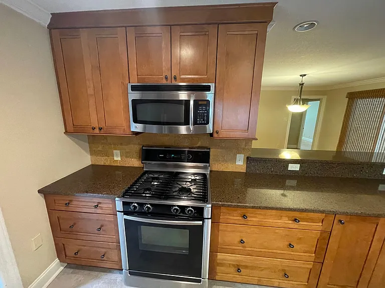 105 Norman Ln — Photo 16