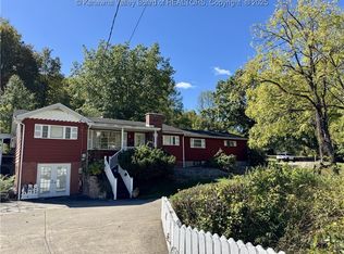 177 Clark Dr, Nitro, WV 25143