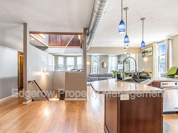 3rd image of 1153 Madison Ave SE