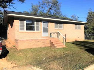 108 Roberson Crescent St, Cochran, GA 31014